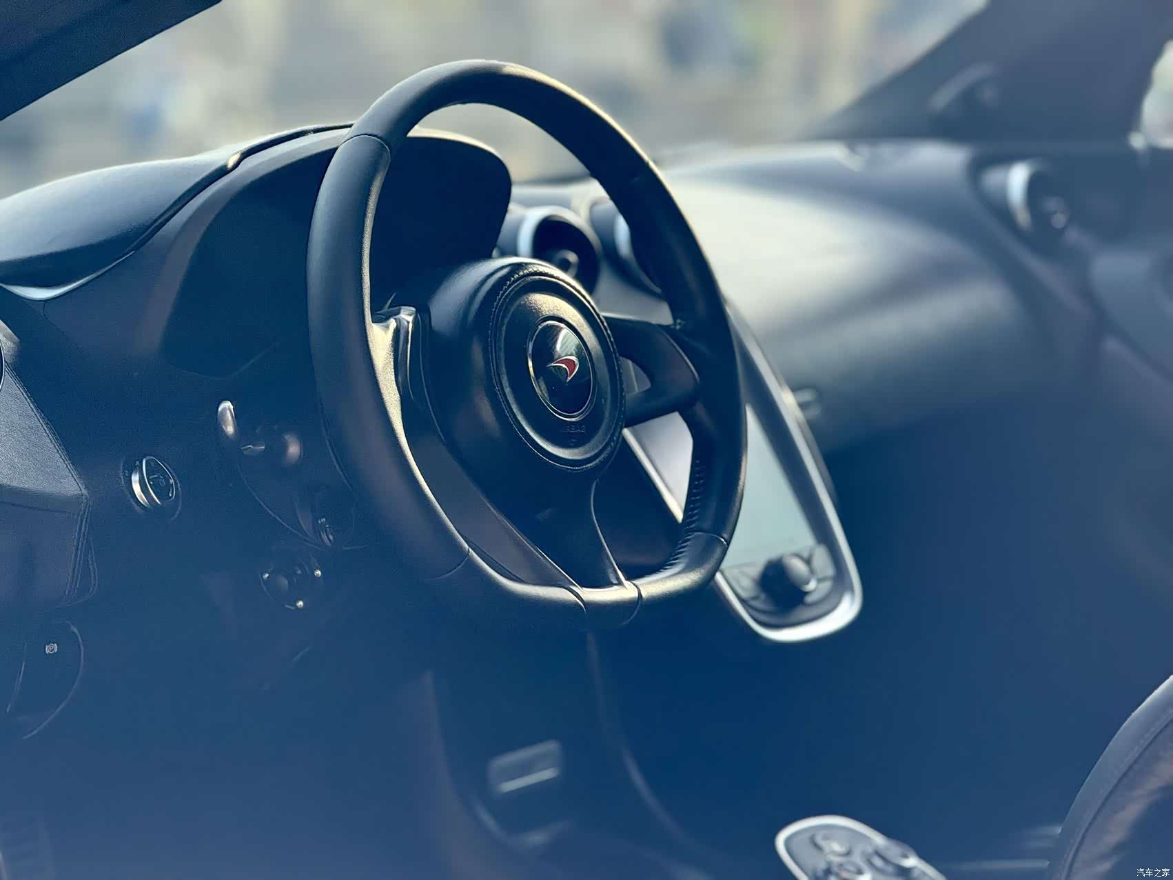 McLaren GT, 2018 7