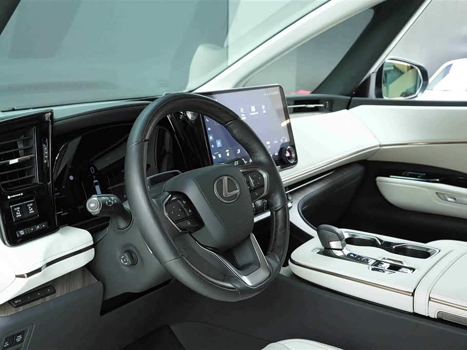 Lexus LM Lexus LM