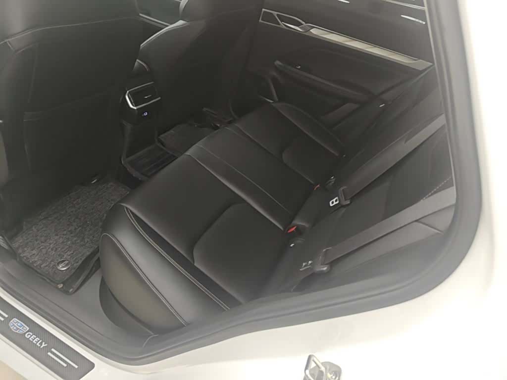Geely Emgrand, 2025 17