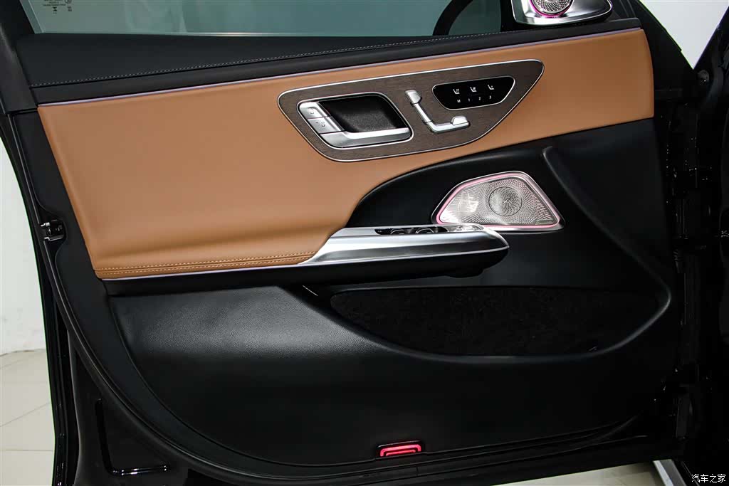 Mercedes-Benz E-Class, 2025 17
