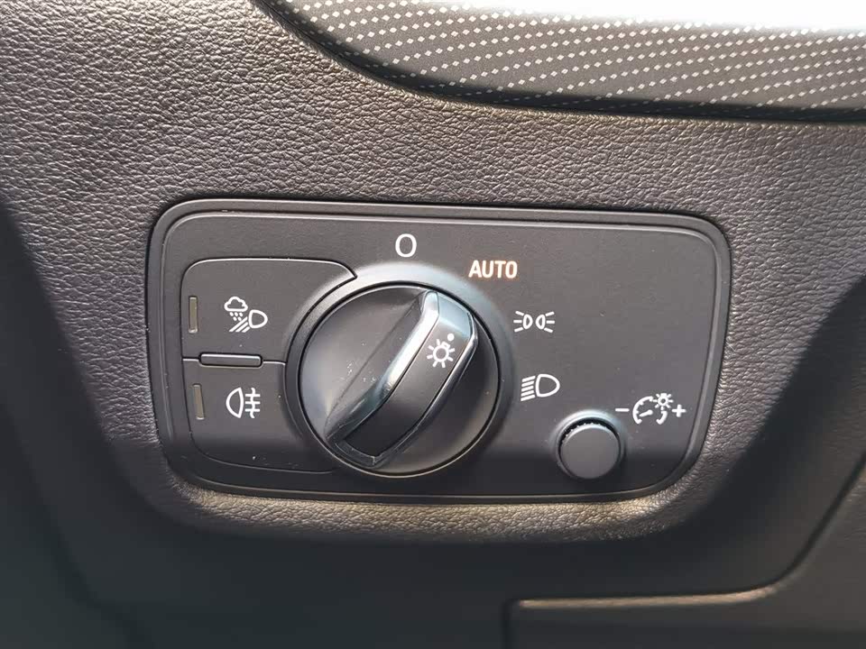 Audi Q2L Audi Q2L