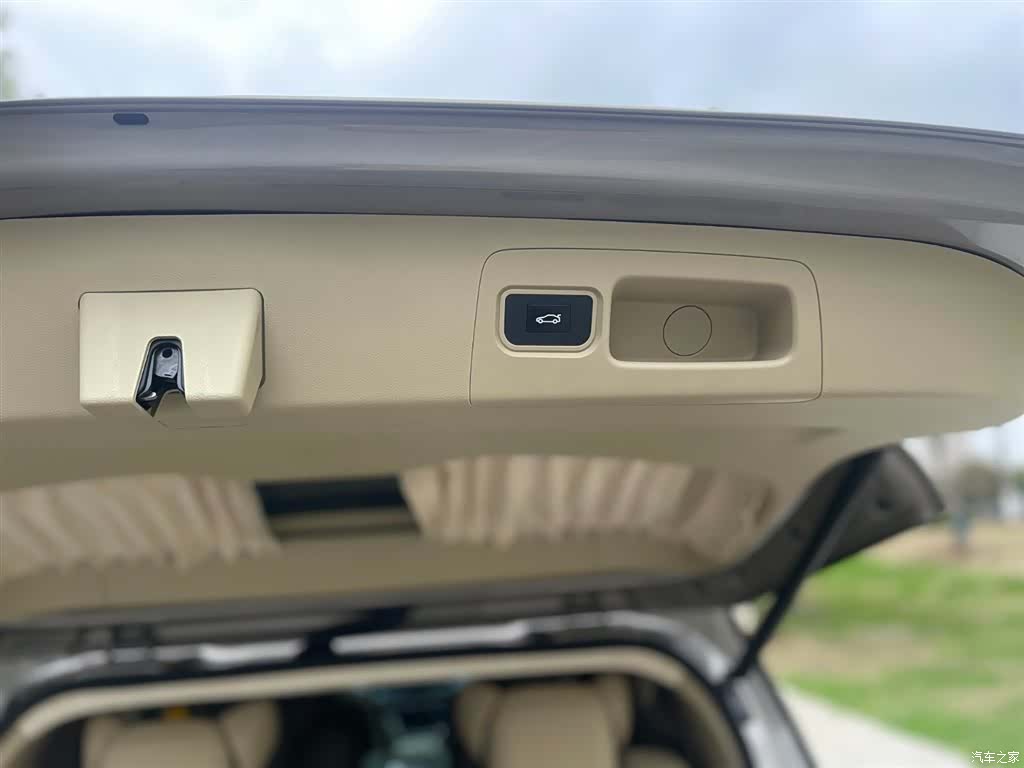 Buick GL8, 2022 10