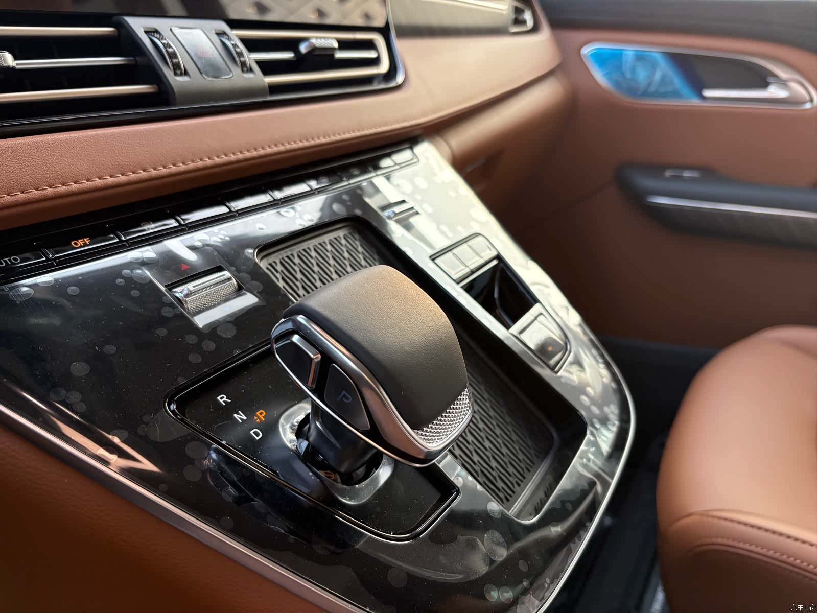 Hongqi HQ9, 2026 8