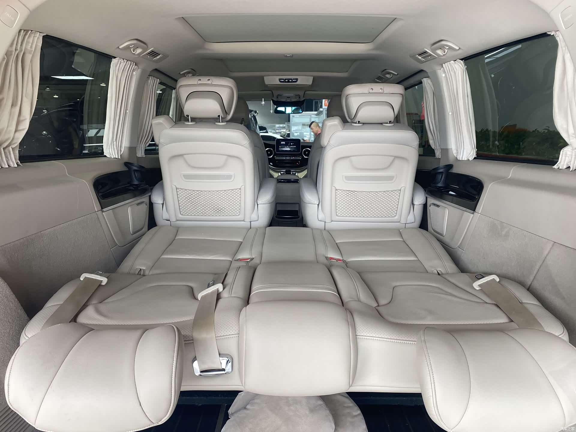 Mercedes-Benz V-Class, 2020 17