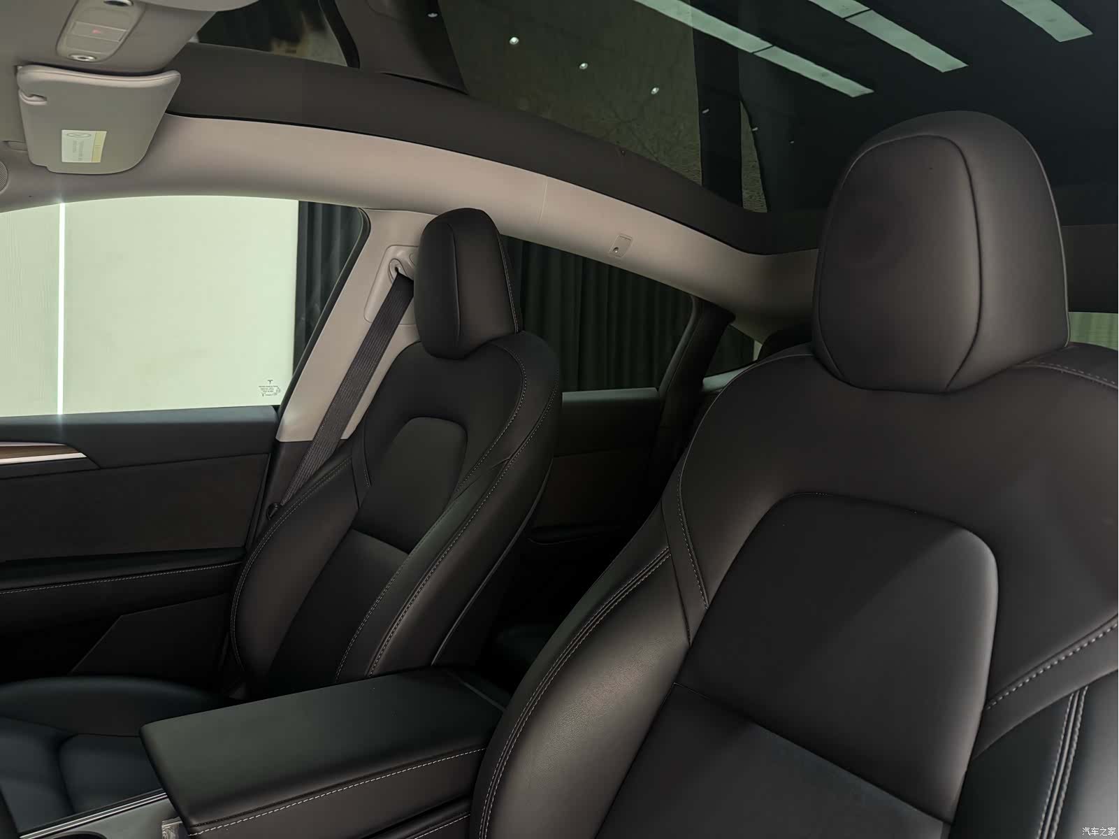 Tesla Model Y, 2022 35