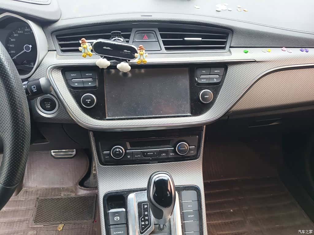 Geely Emgrand, 2017 13