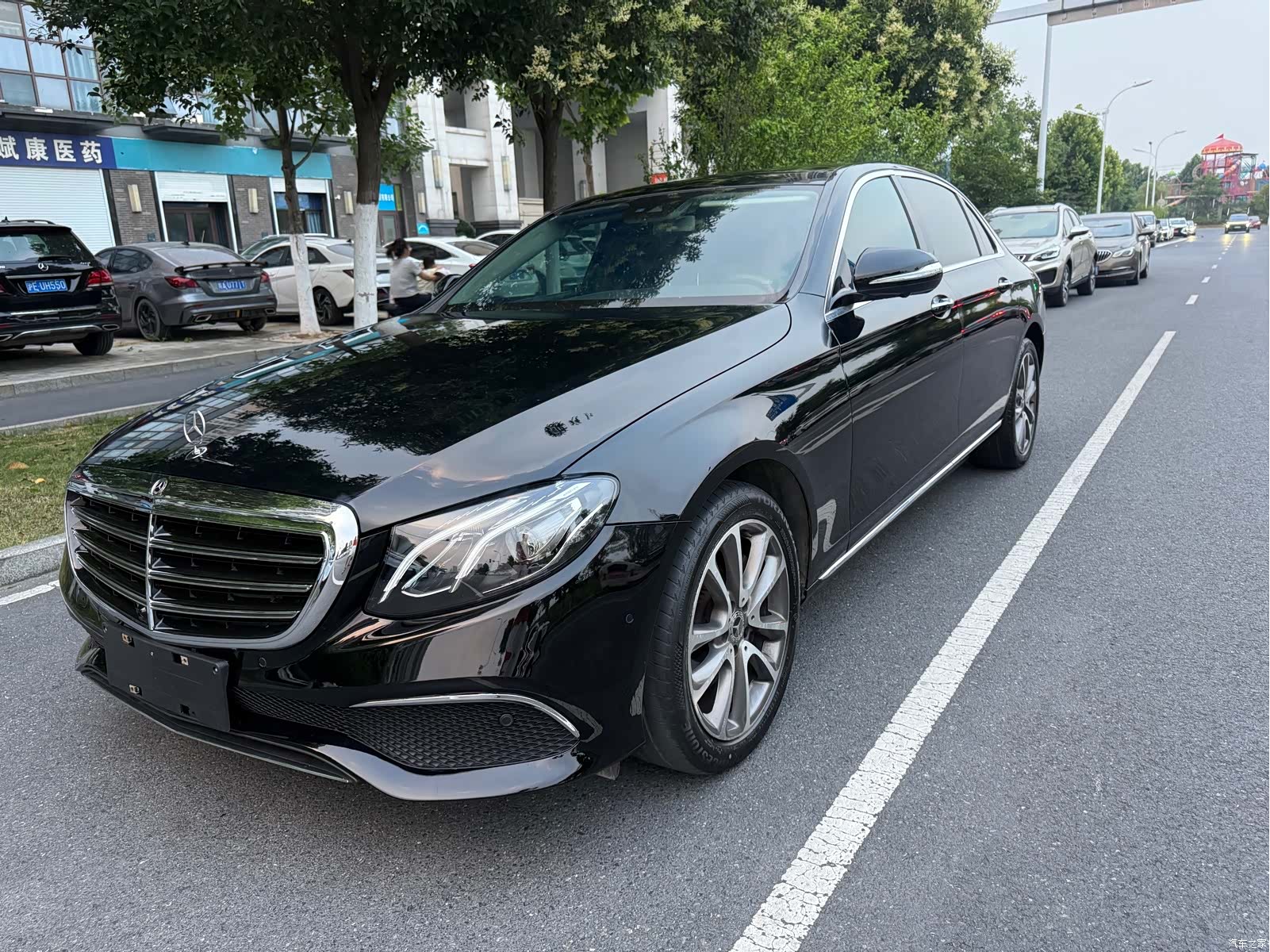 Mercedes-Benz E-Class, 2017 1