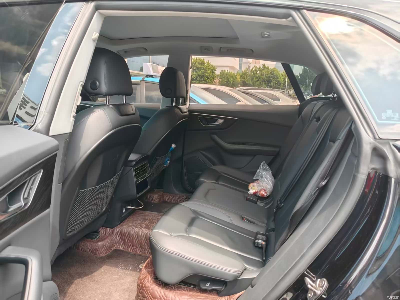 Audi Q8, 2021 4