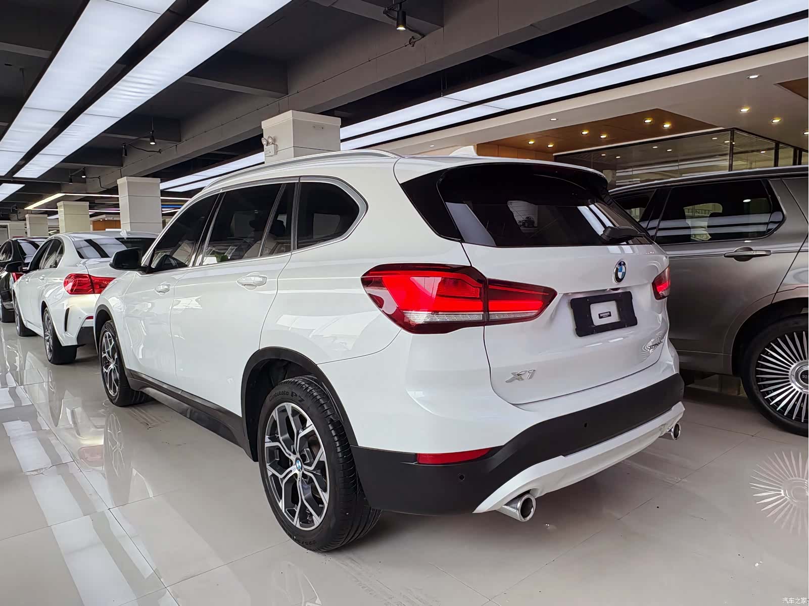BMW X1, 2022 все фото