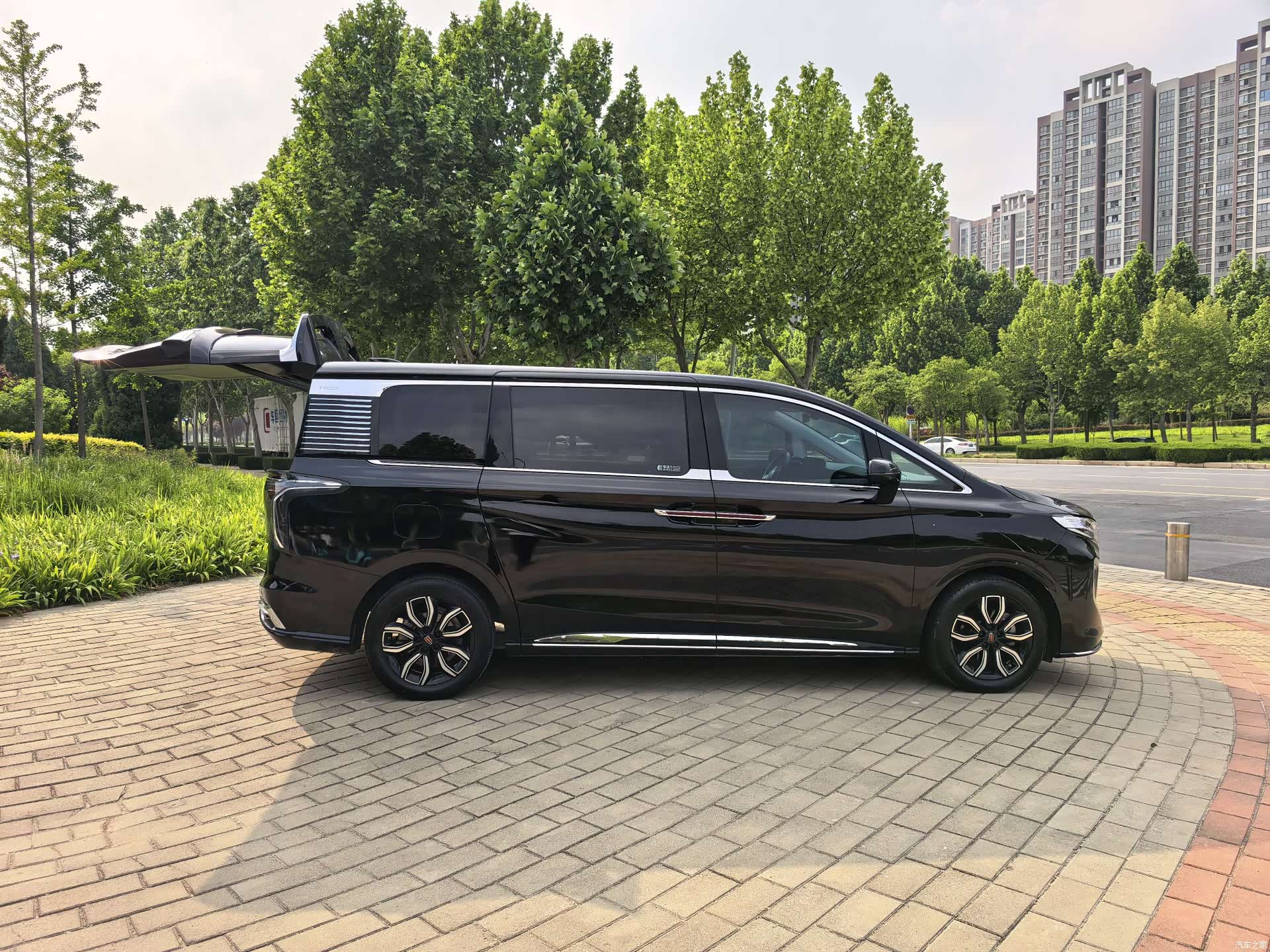 Hongqi HQ9, 2023 30