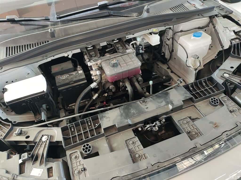 Leapmotor B01, 2025 20