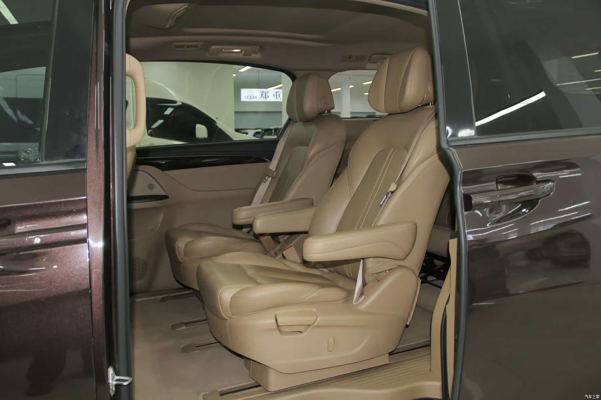 Buick GL8, 2018 8