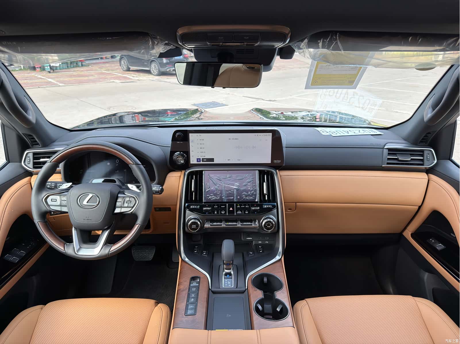 Lexus LX, 2025 11