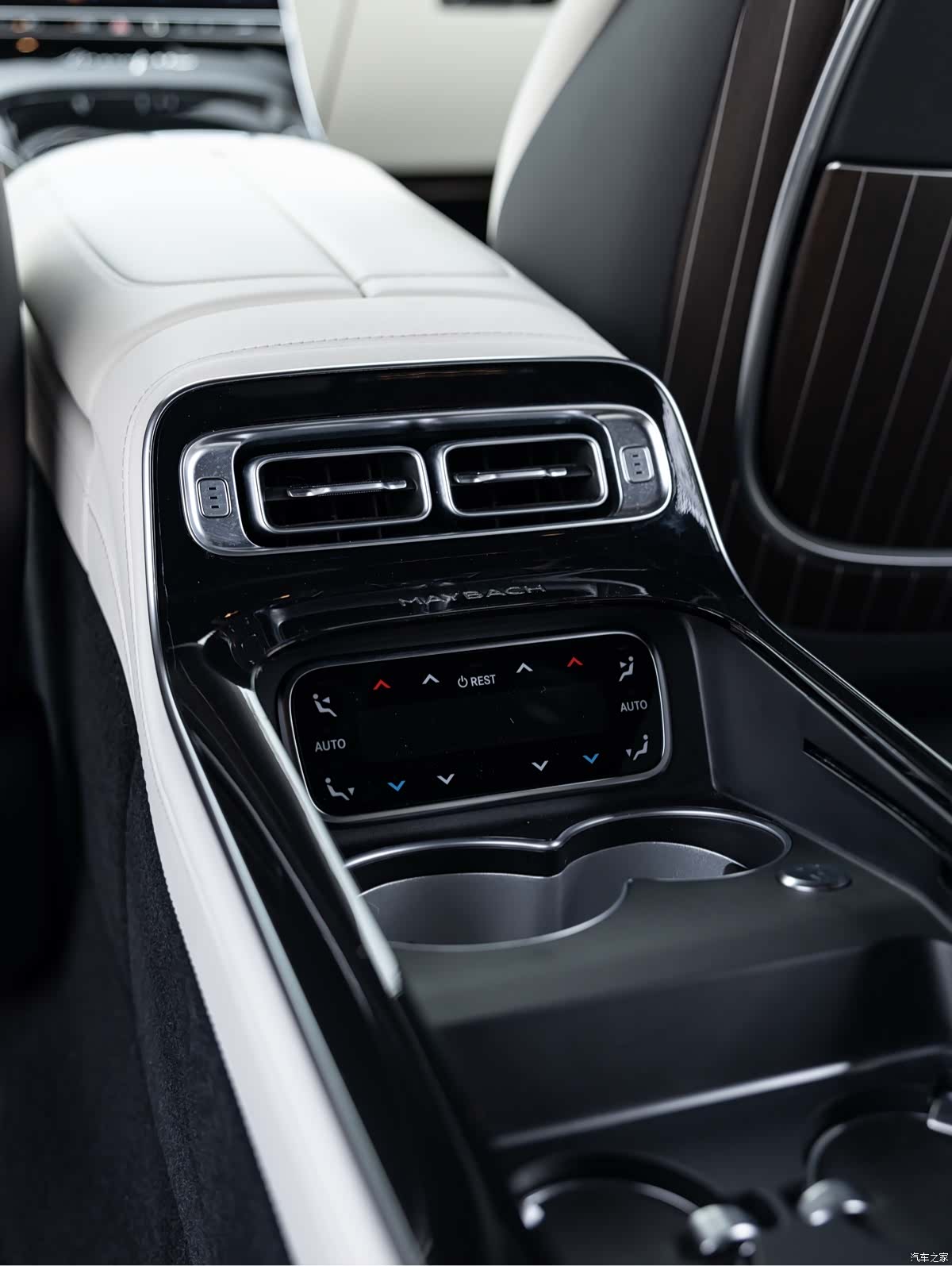 Maybach S-Class, 2023 28