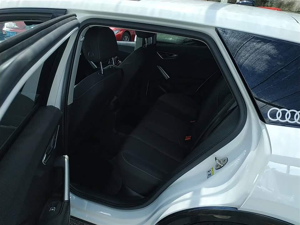 Audi Q2L Audi Q2L