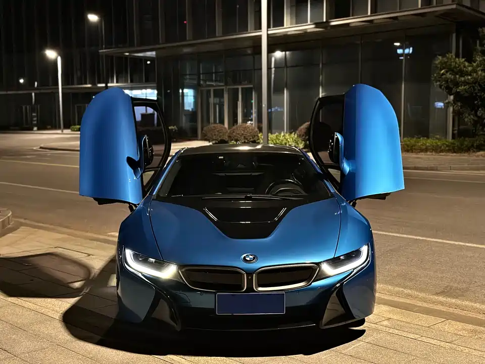 BMW i8