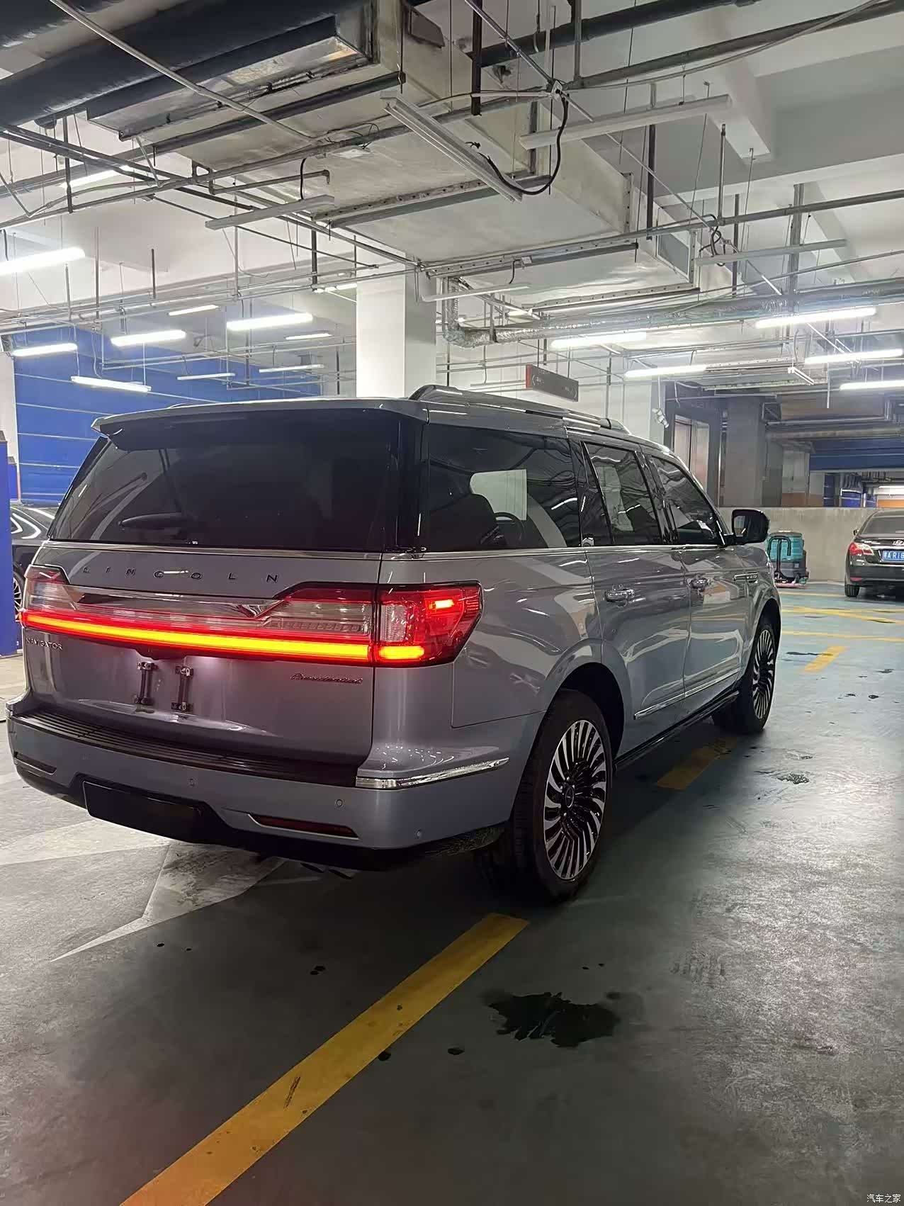 Lincoln Navigator, 2021 12