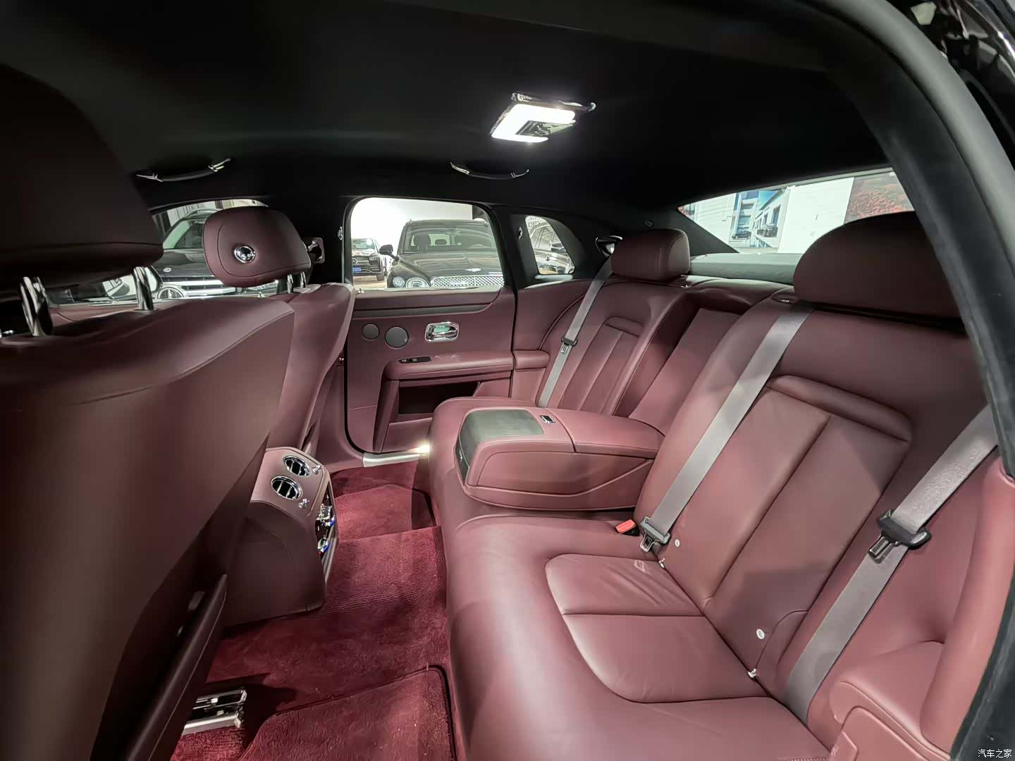 Rolls-Royce Ghost, 2025 6