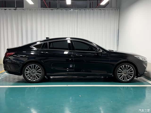 Hongqi H5, 2021 8