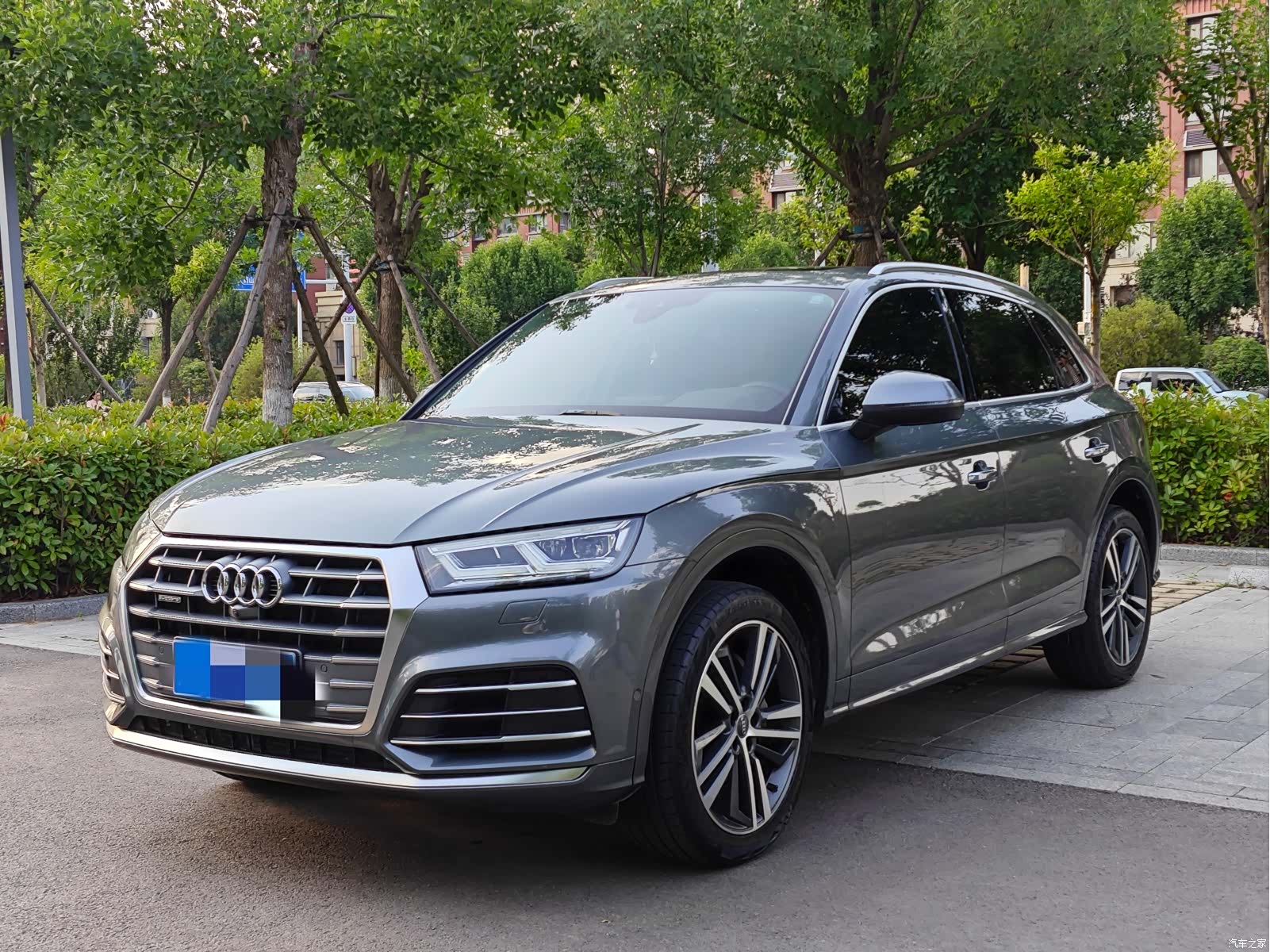 Audi Q5L, 2020 1
