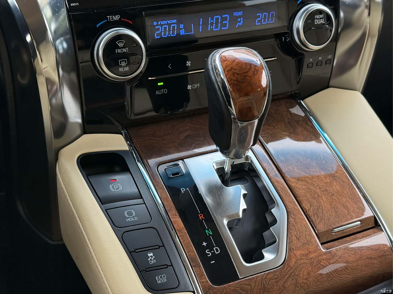 Toyota Alphard, 2018 15
