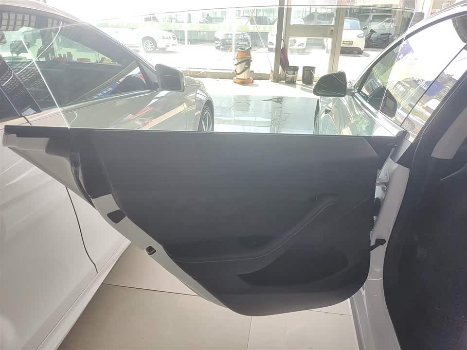 Tesla Model 3 Tesla Model 3