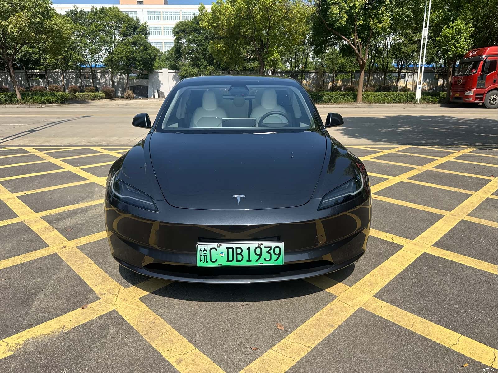 Tesla Model 3, 2025 2