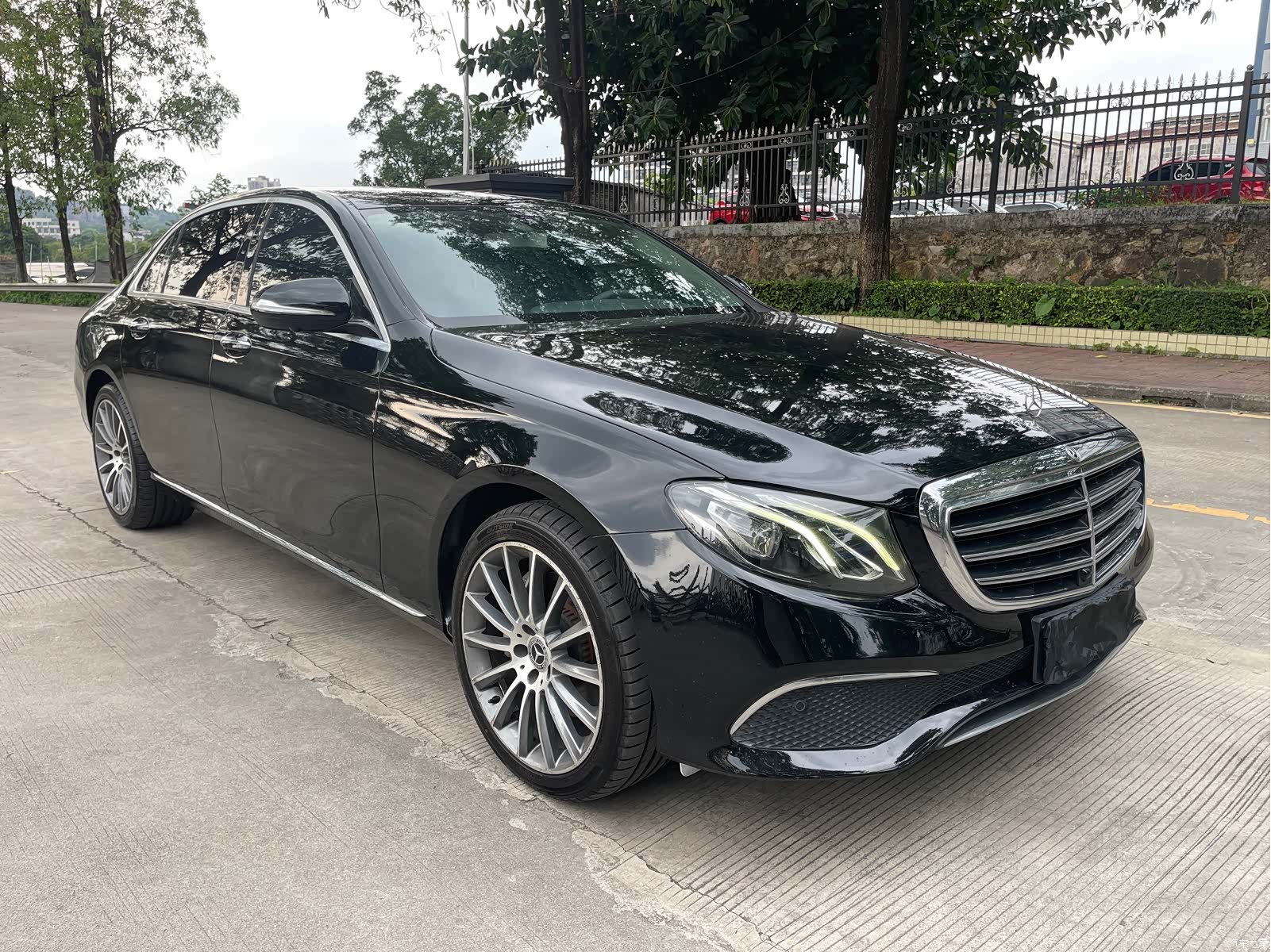 Mercedes-Benz E-Class, 2018 3
