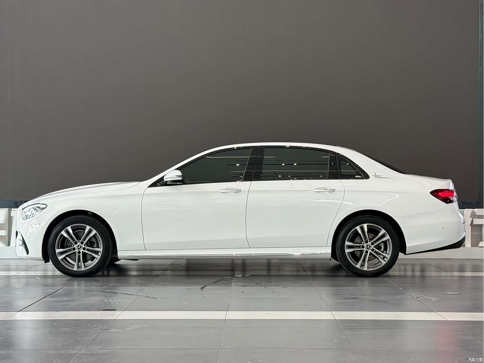 Mercedes-Benz E-Class, 2021 4