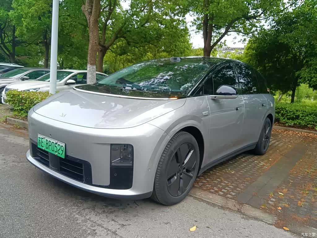 Li Auto i8