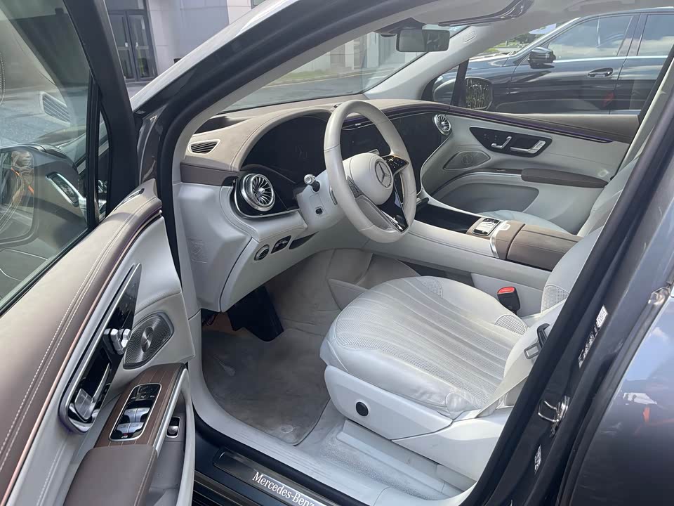 Mercedes-Benz EQS