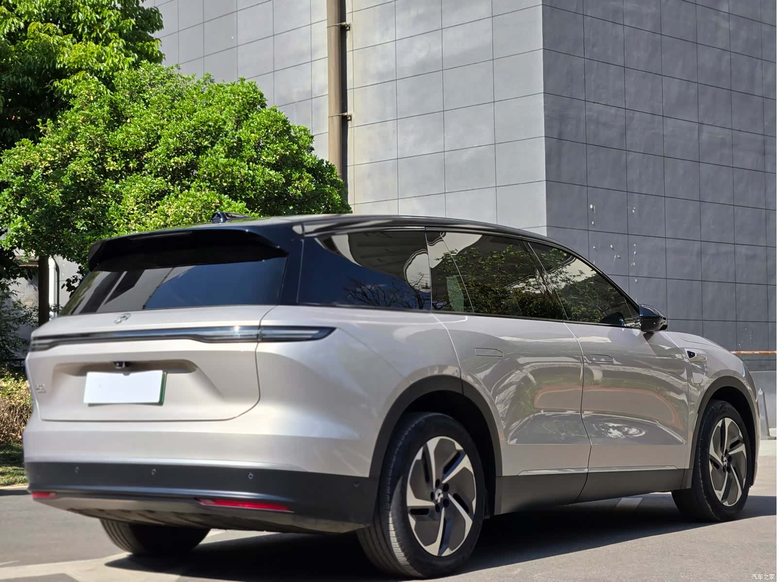 NIO ES8, 2024 6