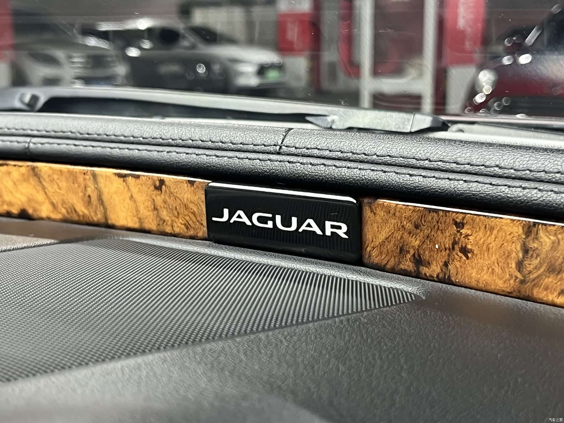 Jaguar XJ, 2015 29