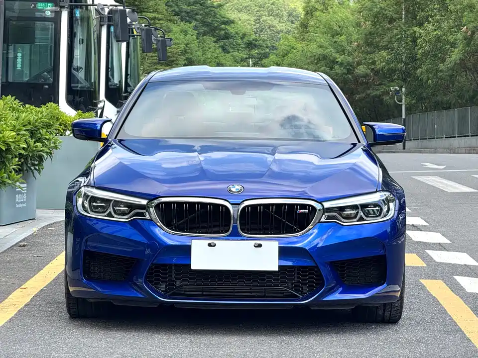 BMW M5