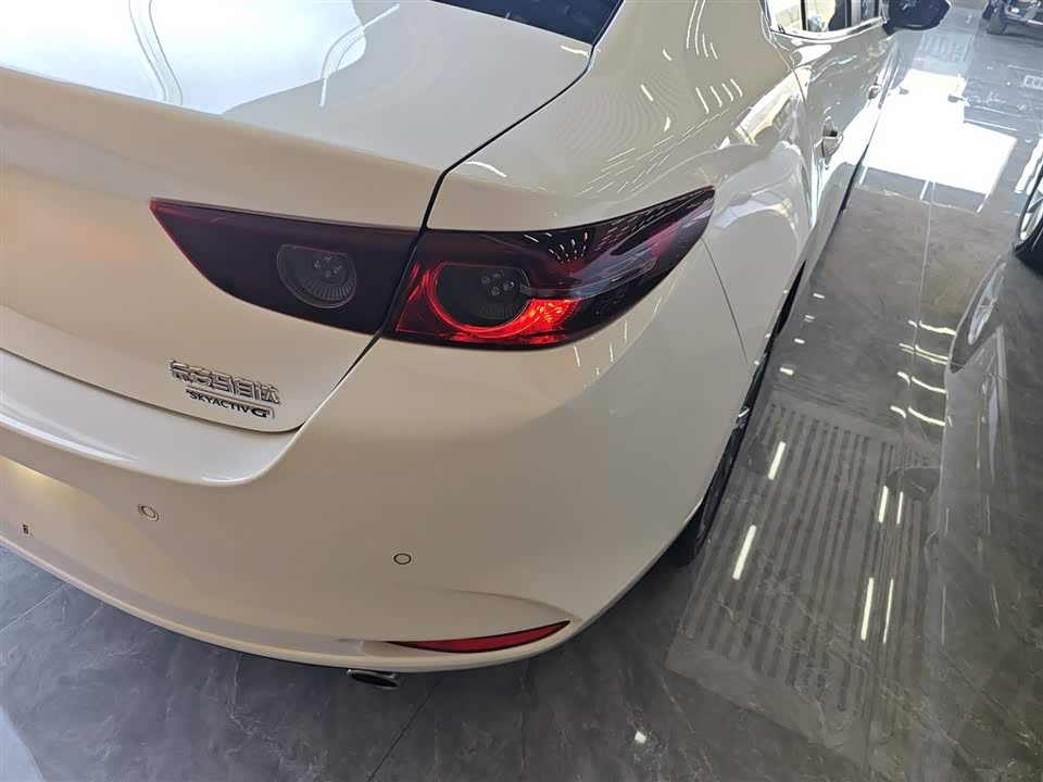 Mazda 3 Angkesaila