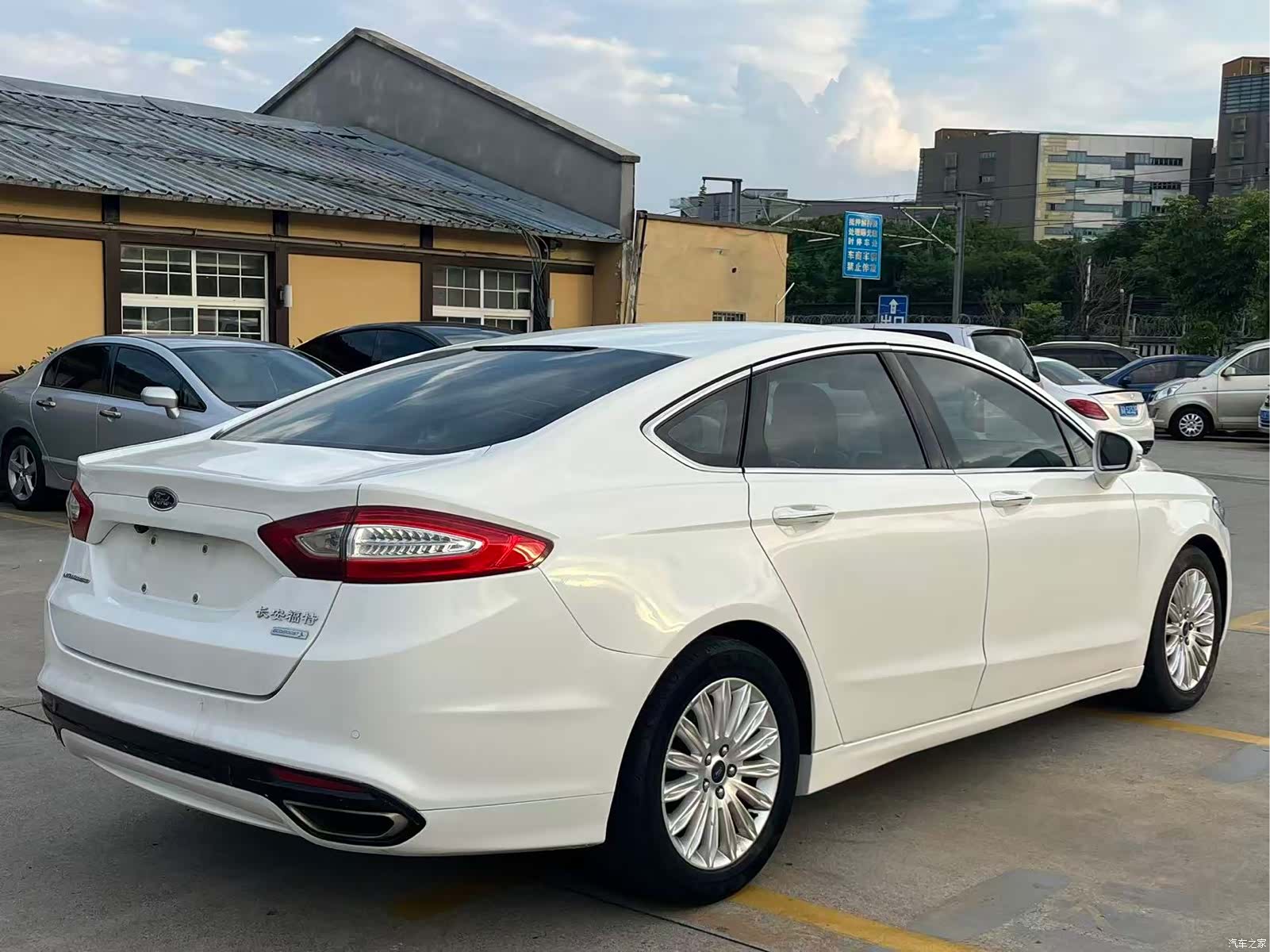 Ford Mondeo, 2014 10