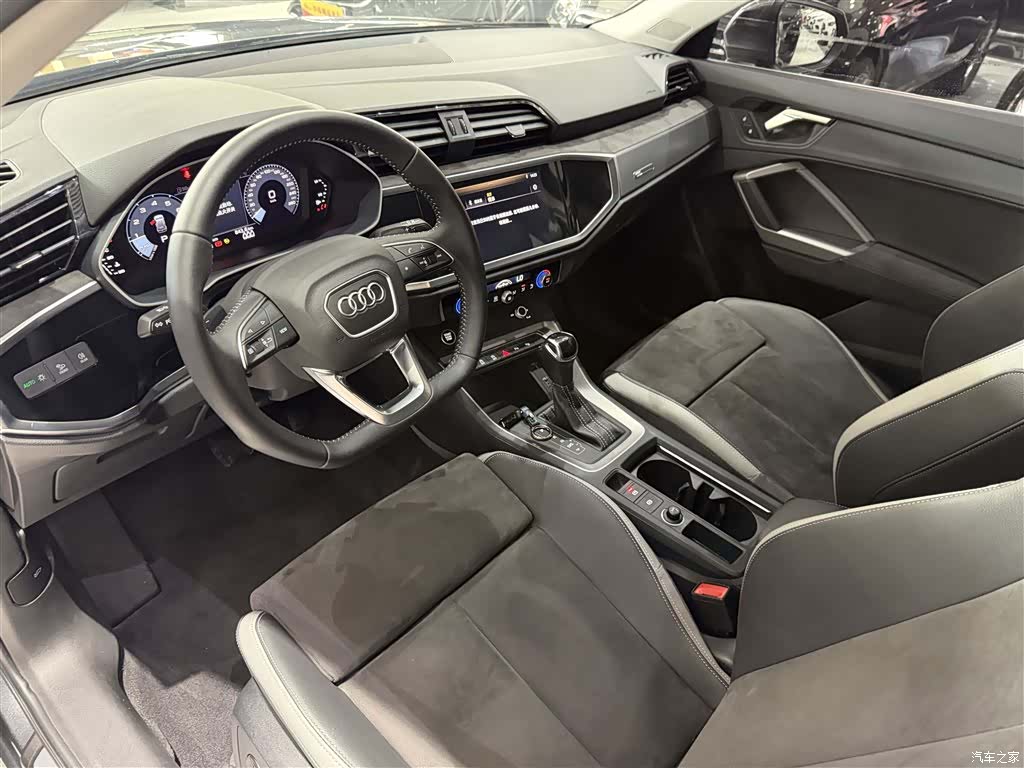 Audi Q3, 2021 11