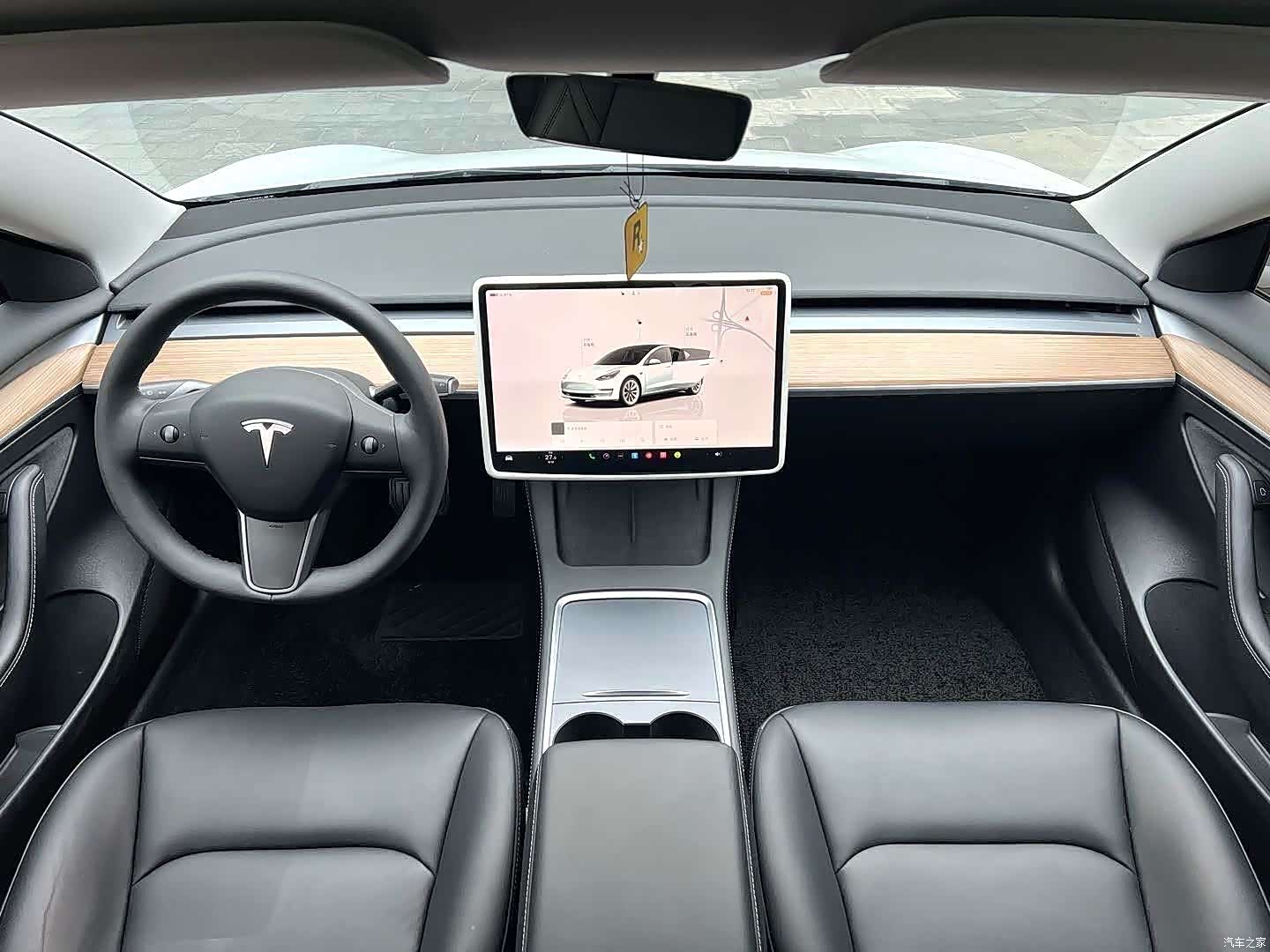 Tesla Model 3, 2023 4