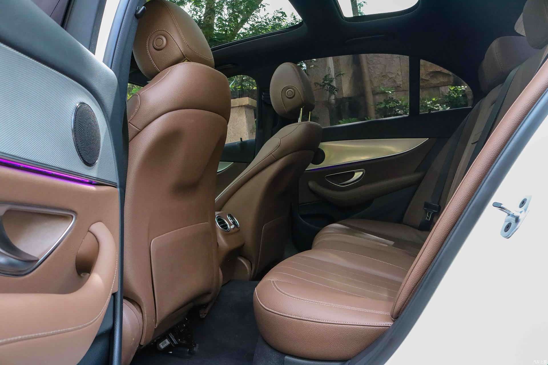 Mercedes-Benz E-Class, 2019 9