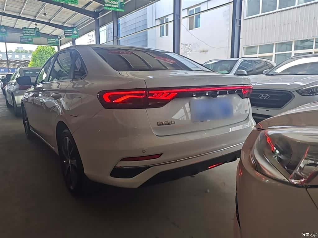 Geely Emgrand, 2025 все фото