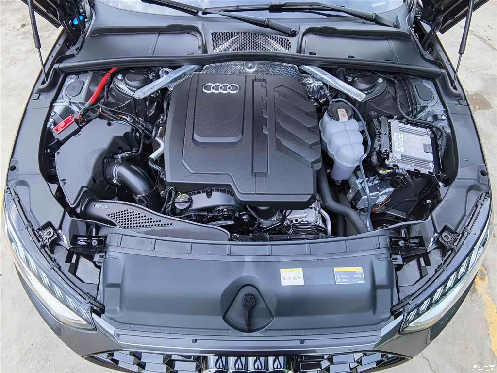Audi A4L, 2024 9