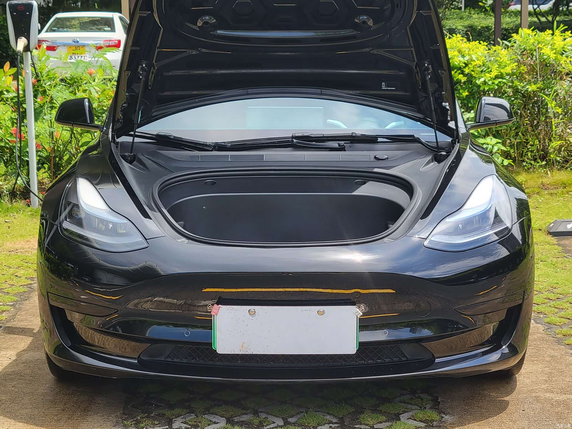 Tesla Model 3, 2022 все фото