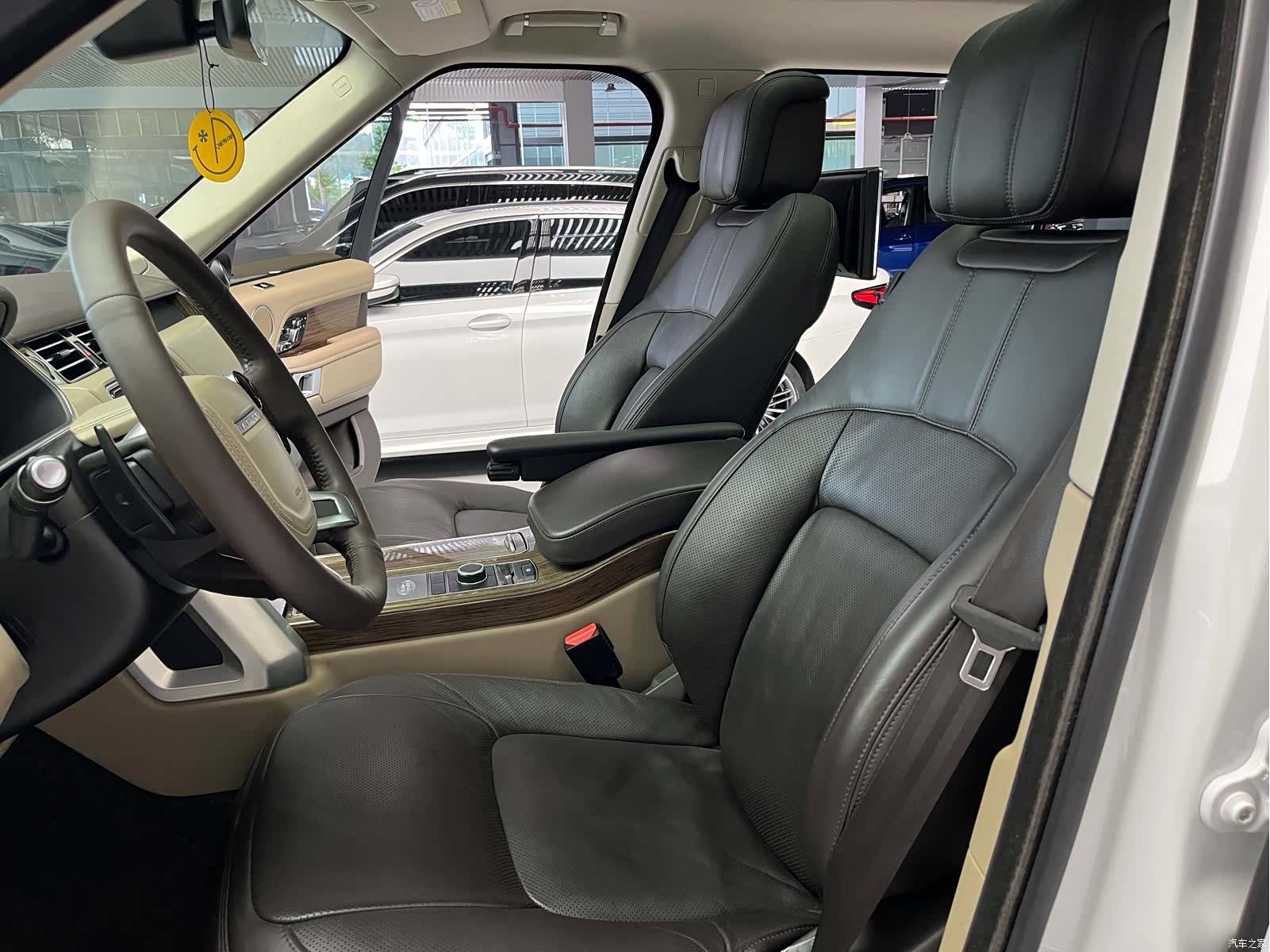 Land Rover Range Rover, 2019 18