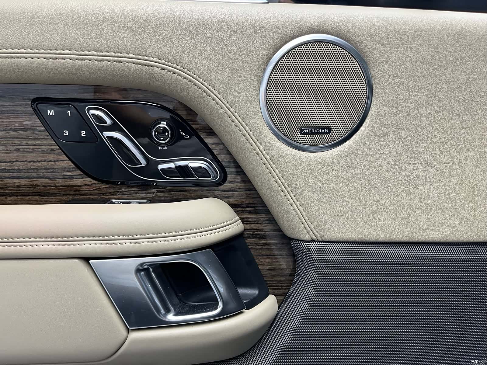 Land Rover Range Rover, 2019 19