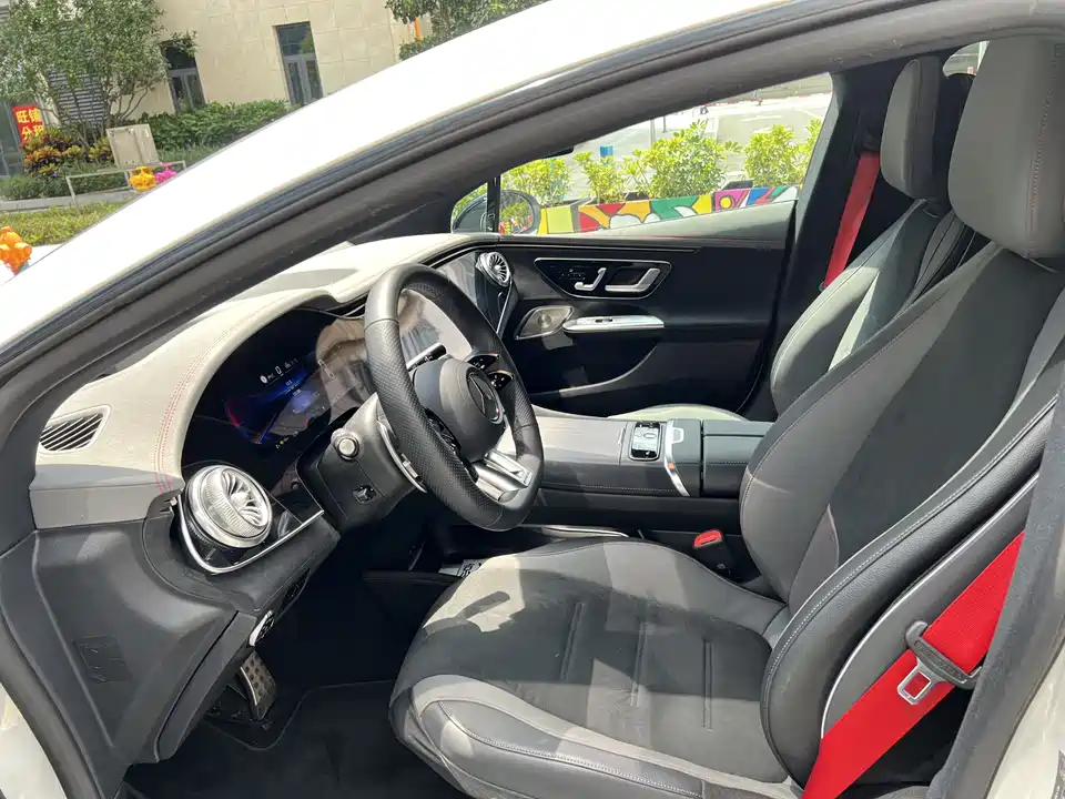 Mercedes-Benz EQE AMG