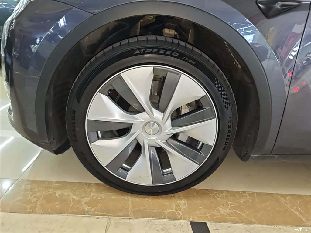 Tesla Model Y, 2022 23