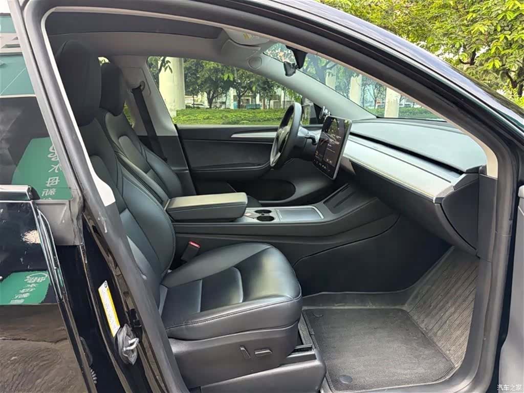 Tesla Model Y, 2024 12