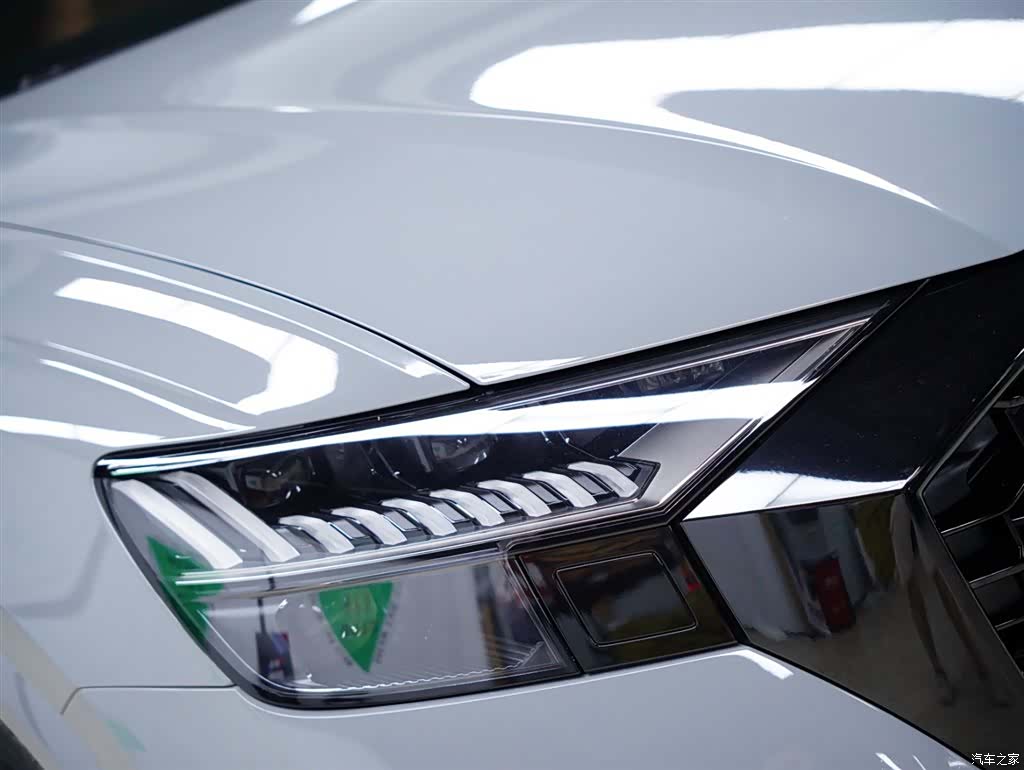 Audi Q8, 2023 17