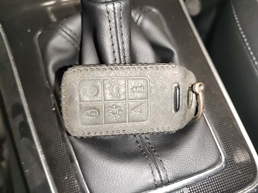 Volvo V40, 2018 9