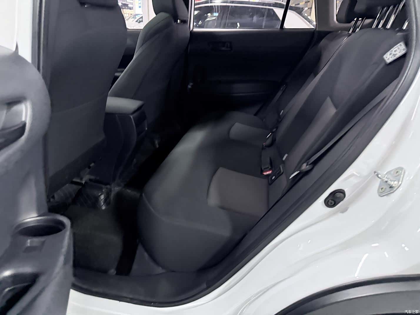 Toyota Frontlander, 2023 11